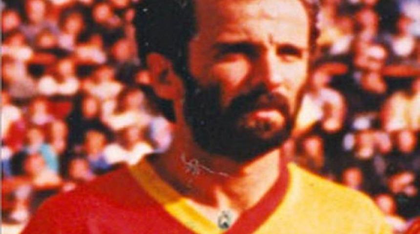 Erhan &Ouml;nal yoğun bakımda!