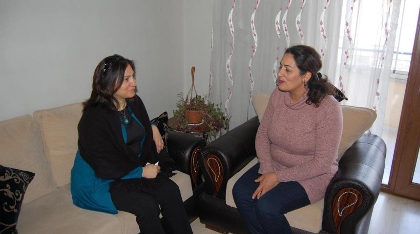 Sema &Uuml;nl&uuml;, Şehit ailesini ziyaret etti