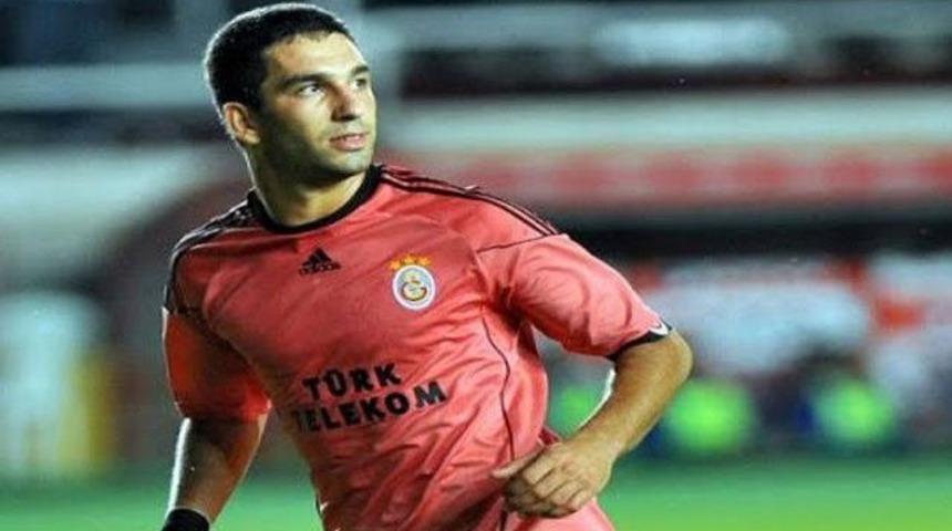 G.Saray formasına k&uuml;fretti! (Video)