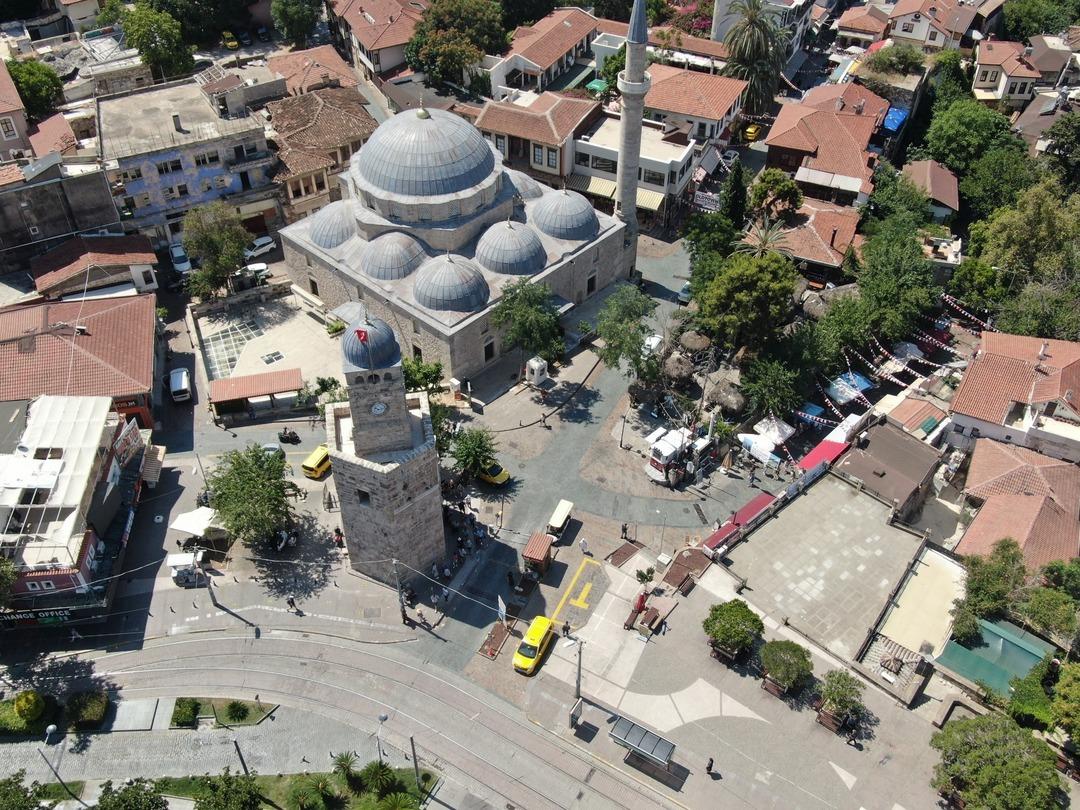 Nüfus gündüz 82, gece 10 bin! Birkaç saat arayla bambaşka manzara 13
