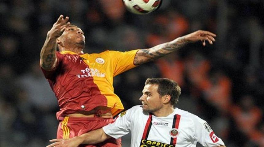 Aslan ge&ccedil; a&ccedil;ıldı!