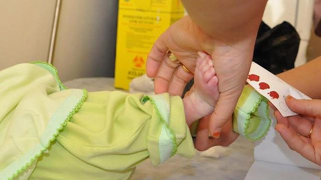 Topuk kanı bebeğin hayatını kurtarabilir! 5 günlük bebeğin, erken tanı hayatını kurtardı