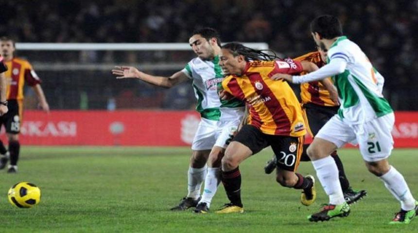 Aslan ge&ccedil; uyandı!