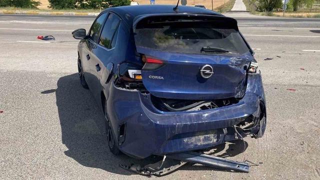 Kırıkkale’de iki otomobil çarpıştı: 2 yaralı 1