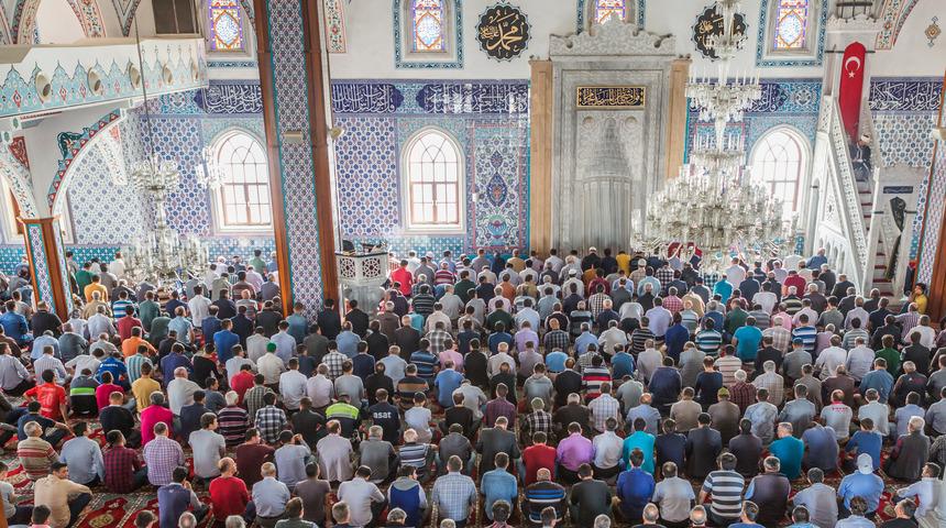 Cuma namazı nasıl kılınır? Cuma namazı kaç rekat? Cuma namazı kılınışı