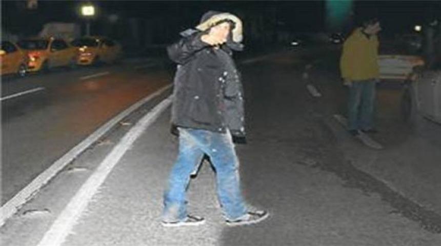 Misi k&uuml;f&uuml;r yağdırdı!