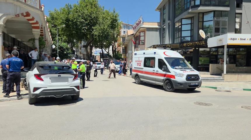 Bursa'da otomobilin çarptığı 2 yaya yaralandı