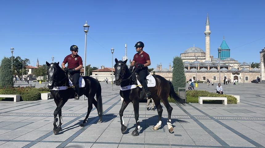 Konya'da atlı polis birliği göreve başladı