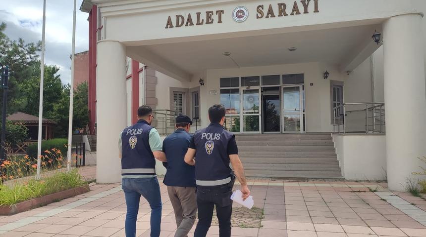 11 yıl hapis cezasıyla aranıyordu! Polis tarafından yakalandı