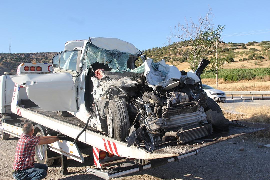 Manisa’da kahreden kaza! Baba ve 3 çocuğu hayatını kaybetti 3