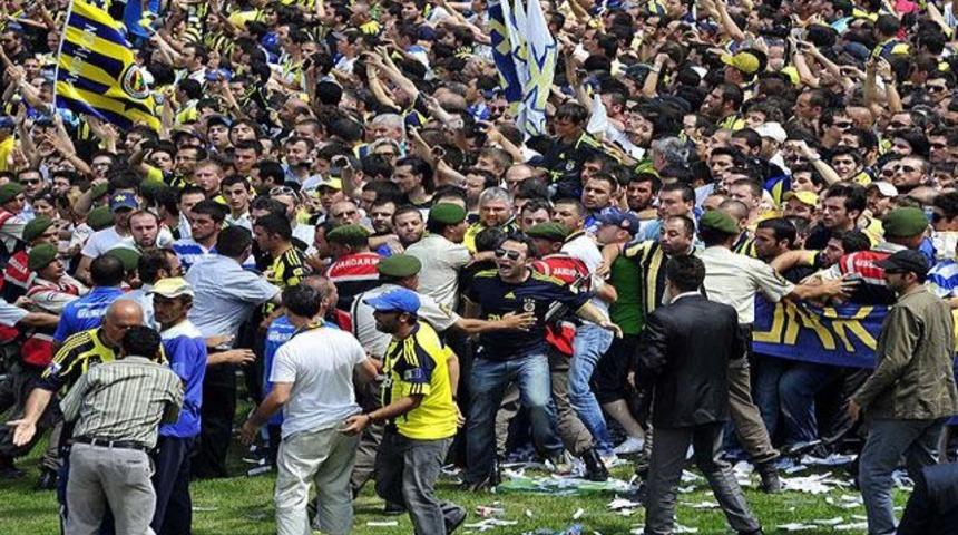 F.Bah&ccedil;e'ye taraftar morali! (Video-Galeri)