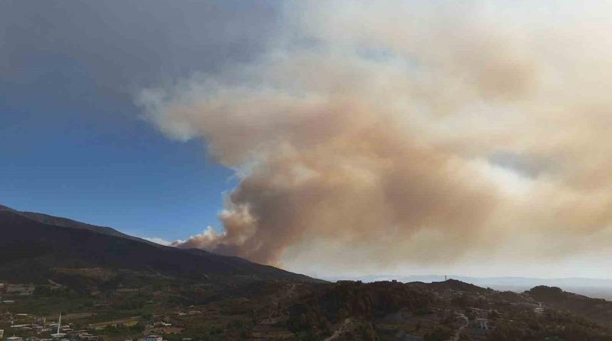 Karadan ve havadan müdahale sürüyor: Hatay’da yangın bölgesi havadan görüntülendi!