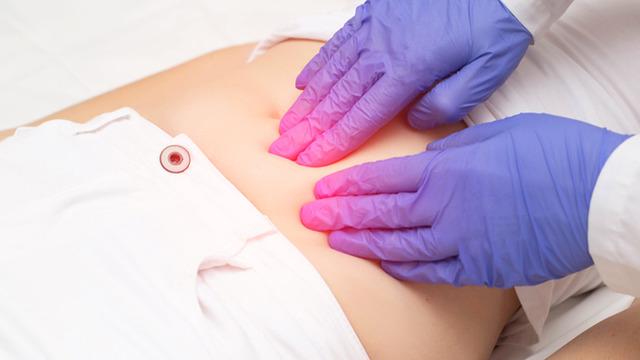 Sessizce kısırlığa yol açabilir! Şiddetli adet ağrısı masum değil: Çikolata kistine dikkat! Uzmanlar uyarıyor...