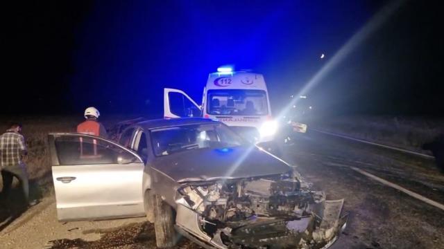Çorum’da kaza: İki otomobil kafa kafaya çarpıştı! 4 yaralı