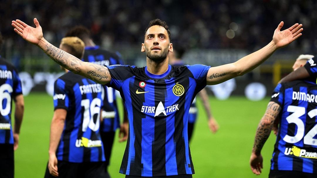 İsmi Galatasaray ile anılıyordu! Inter de Hakan Çalhanoğlu krizi... Başkandan açıklama geldi, takım kaptanı kapıyı gösterdi 4