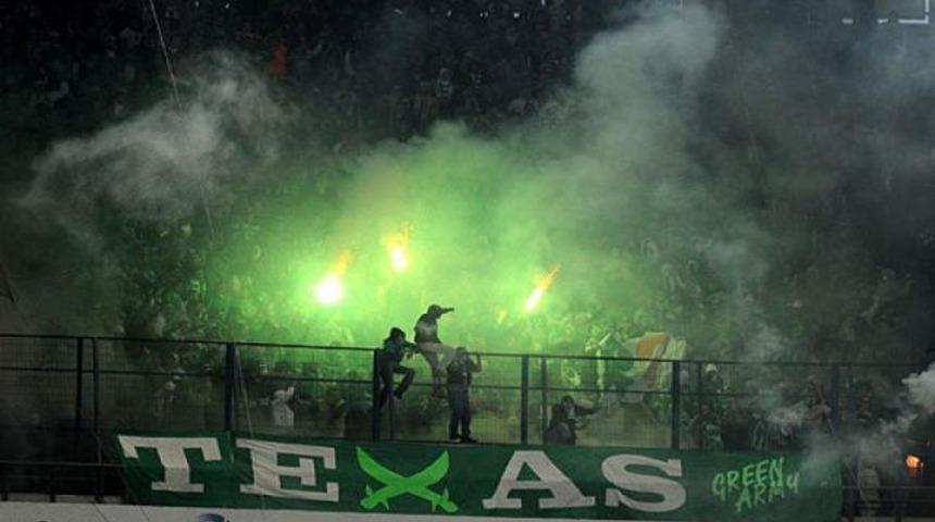 Saracoğlu'nda ilgin&ccedil; tezah&uuml;rat!