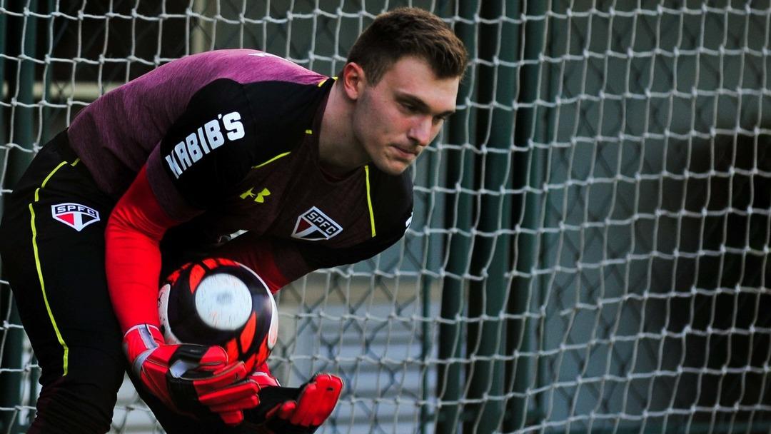 Galatasaray Muslera nın ardından kalesini o isme emanet edecek! Anlaşma sağlandı, iş imzaya kaldı! İşte Sarı-Kırmızılılar ın yeni kalecisi 2