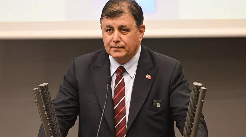 İzmir Büyükşehir Belediyesi'ne yapılan operasyonda 'CHP'liler CHP'lileri şikayet etti' iddiası gündem olmuştu! Cemil Tugay'dan yalanlama geldi: "Hiçbir suç duyurusunda bulunmadık"