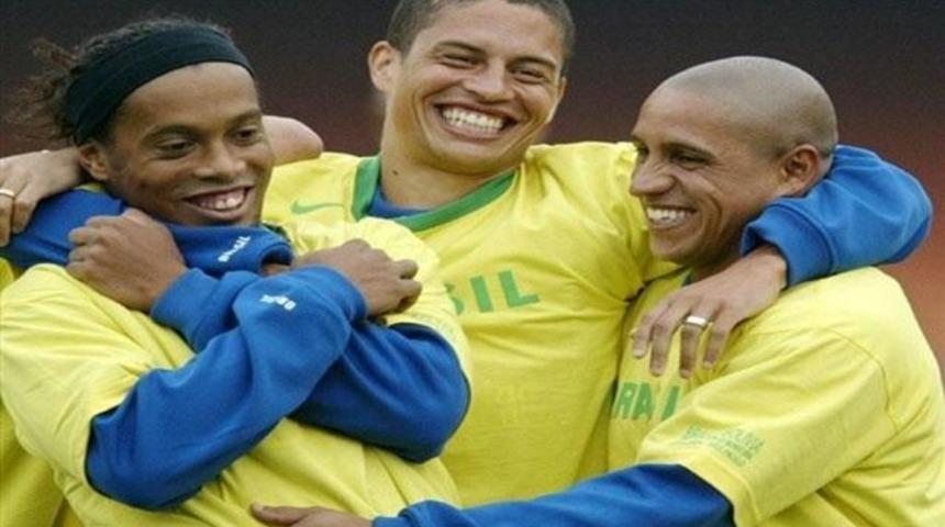 Ronaldinho olmadı Alex...
