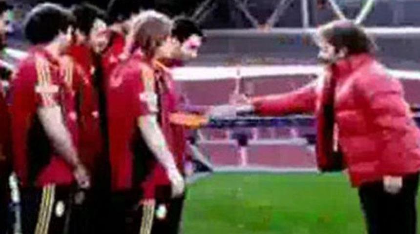 Fenerli taraftarlardan TT Arena reklamı!