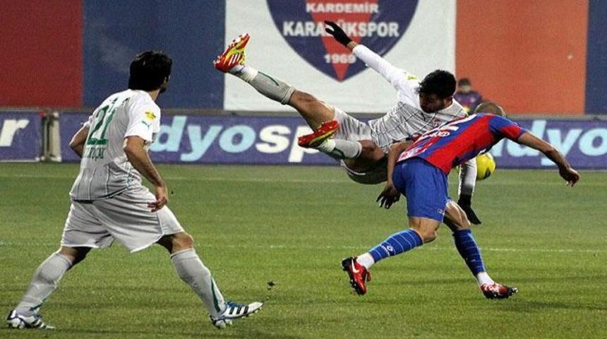 Timsah avcısı Karab&uuml;k...