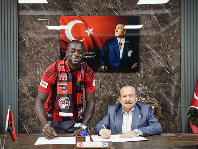 Gaziantep FK, Surinamlı savunma oyuncusu Myenty Abena'yı kadrosuna kattı... Kulüpten resmi açıklama geldi!