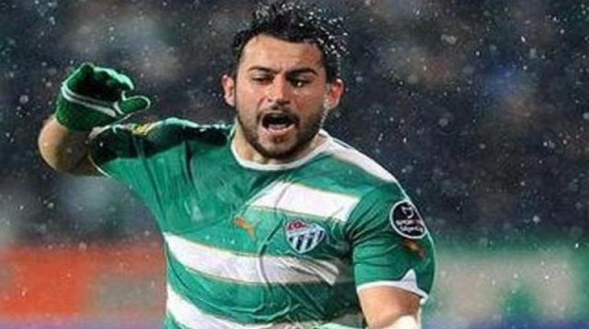 Yıldız futbolcu &ouml;l&uuml;mden d&ouml;nd&uuml;!