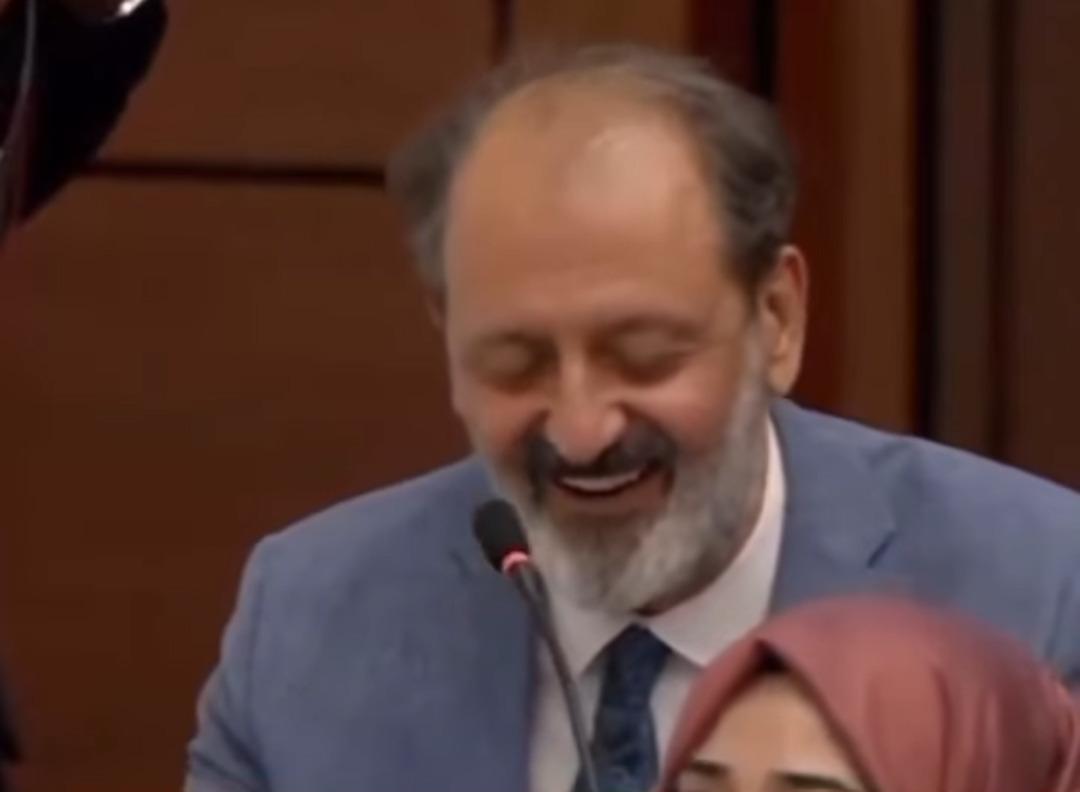 1200xauto TBMM’de dikkat çeken protesto: Tüm meclisi davet etti! Mecliste salavat getirdi...