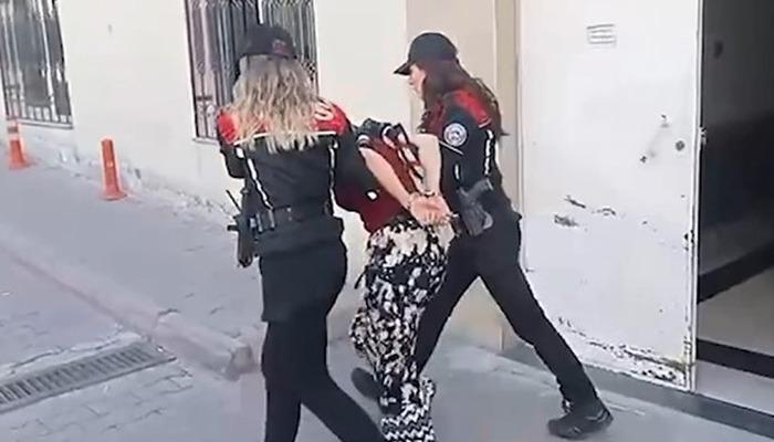 20502185-700x400 Hırsızlıktan aranan kadınlar yakalandı
