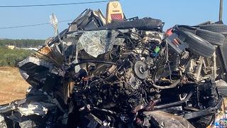 Antalya'da feci kaza! İki tır çarpıştı: 1 ölü, 1 yaralı