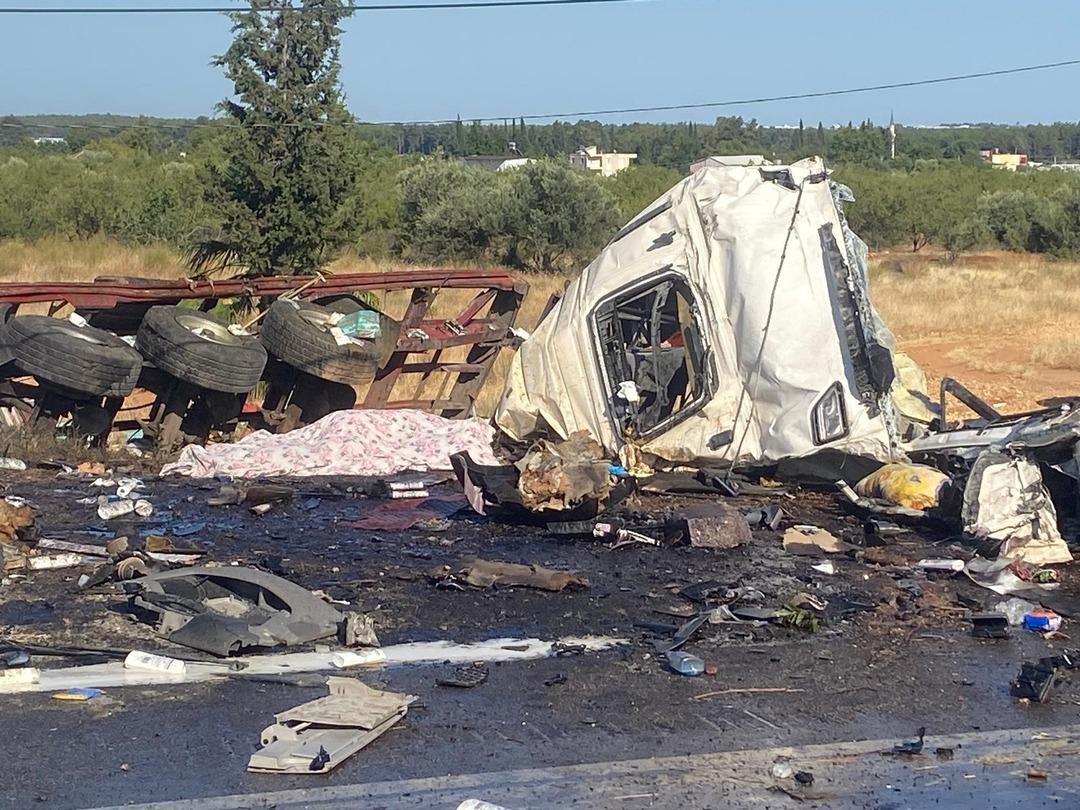 Antalya da feci kaza! İki tır çarpıştı: 1 ölü, 1 yaralı 2