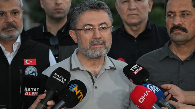 Bakan Yumaklı açıkladı: "İzmir, Manisa ve Hatay'daki yangınlar kısmen kontrol altında"