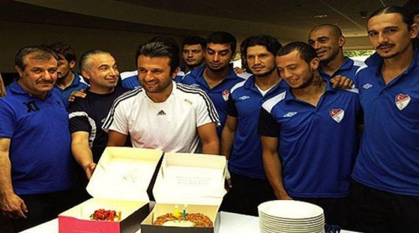 B&uuml;lent Uygun'a Hollanda'da s&uuml;rpriz!