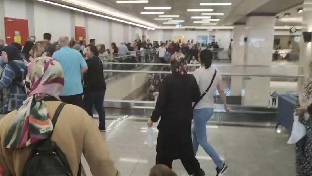 Hastanede panik anları! Sesi duyunca koşarak kaçıştılar: O anlar saniye saniye kaydedildi 1