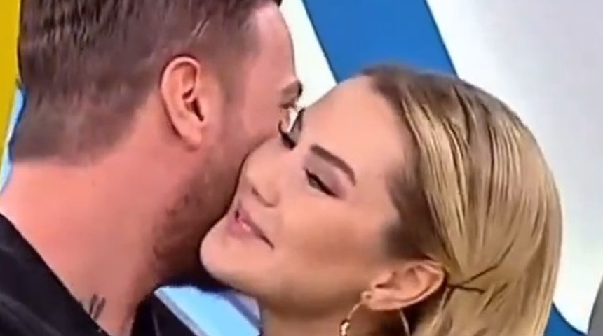 Ece Erken Sinan Akçıl'a aşkını ilan etti! Öperken paylaştı: "Enişteci dediniz..."