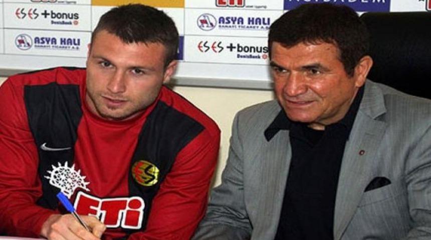 Es-Es transferde duruldu!