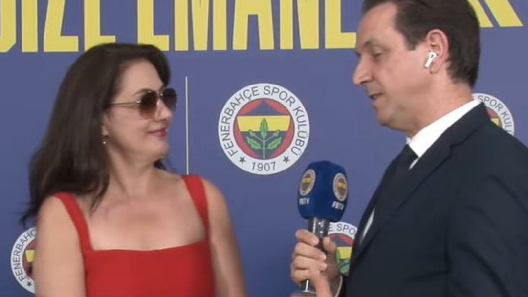 Meltem Cumbul, Fenerbah&ccedil;e'nin forma lansmanına kırmızı elbisesiyle katılınca tepki &ccedil;ekti!