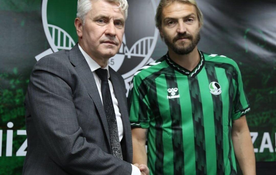 Arda Turan ın gidişi sonrası Eyüpspor a veda etmişti! Resmi açıklama geldi... Caner Erkin den 36 yaşından sonra bir imza daha 1