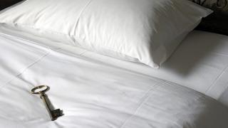 Yastığın altına anahtar koymak ne anlama gelir? Yastığın altına anahtar koymanın anlamı