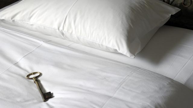 Yastığın altına anahtar koymak ne anlama gelir? Yastığın altına anahtar koymanın anlamı