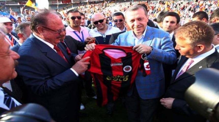 İlhan Cavcav'dan Başbakan'a s&uuml;rpriz!