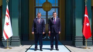 Cevdet Yılmaz, KKTC Başbakanı Üstel ile görüştü