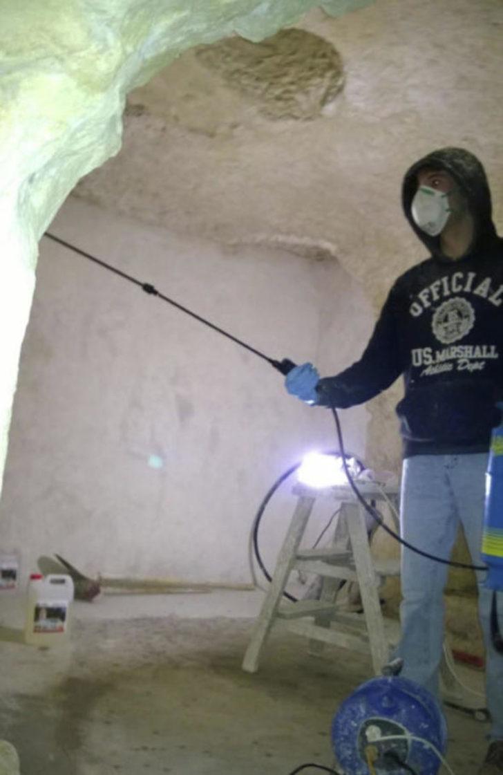 Mağarayı saraya çevirdiler! Mutluluğu 1 Euro'da buldular G5