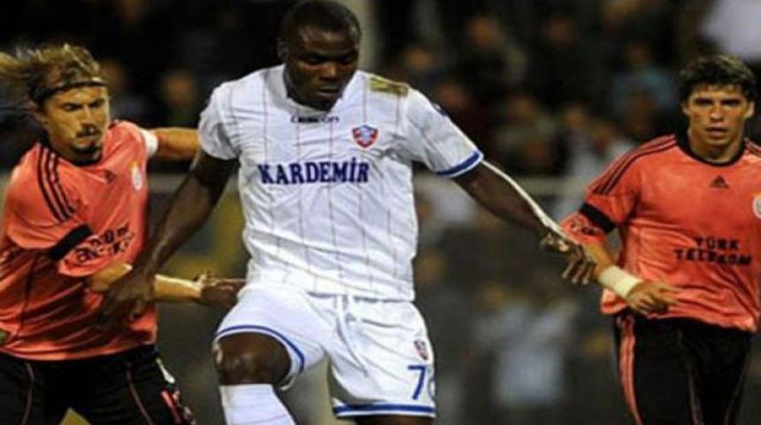 Emenike Milan yolunda!