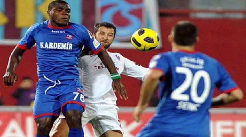 İşte Emenike'nin ger&ccedil;ek yaşı!