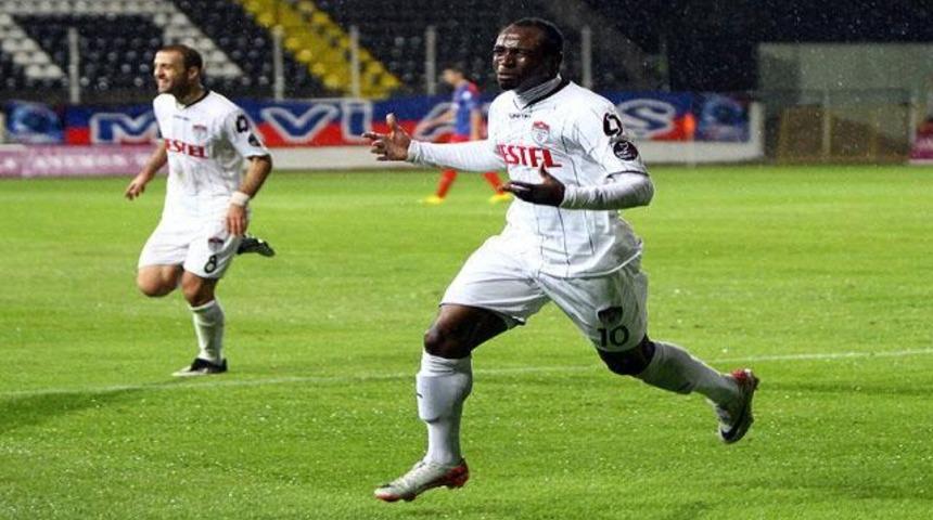 Tarzan evinde g&uuml;ld&uuml;!