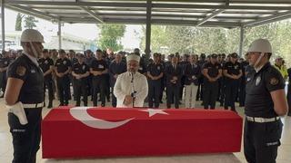 Adana'da kalp krizi sonucu ölen polis memurunun cenazesi defnedildi