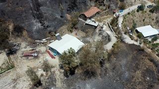 Depremde evini, orman yangınında eşyalarını kaybetti