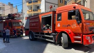 Zonguldak'ta bir apartmanın giriş katında meydana gelen patlamada hasar oluştu