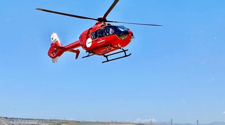 Diyarbakır'da ambulans helikopter el bileği tendonu kesilen kişi için havalandı